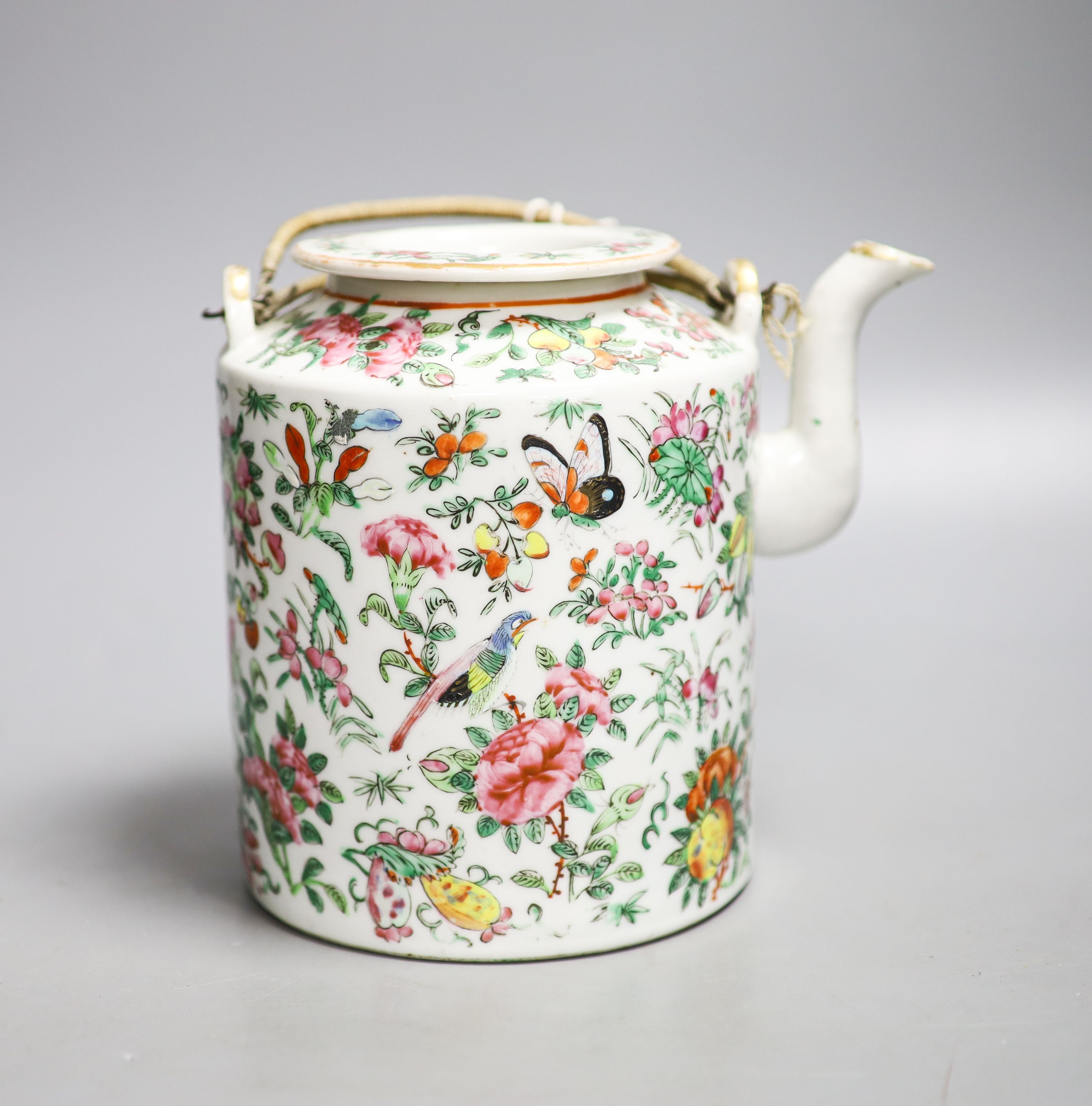 A Chinese famille rose teapot, late 19th century, 16cm